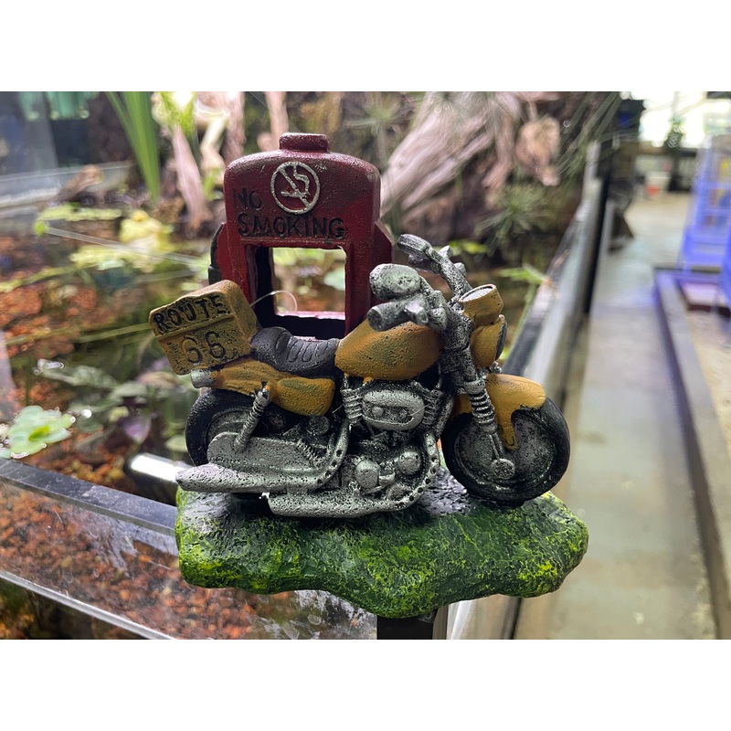 Aqua-Fit Polyresin Vintage Motorcycle Aquarium Reptile Ornament