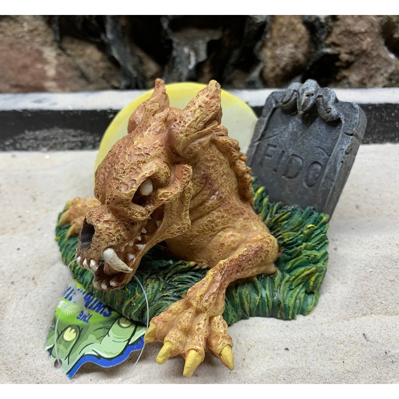 Penn Plax Zombie Dog Rising From The Grave ZBR9 (Glows in the Dark) "The Swimming Dead"